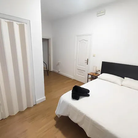 Guest house Airinos De *
