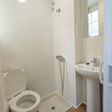 Airinos De Guest house