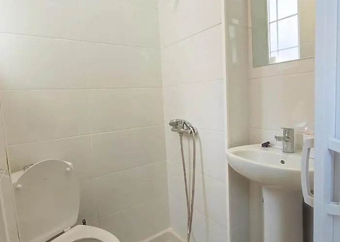 Airinos De Guest house